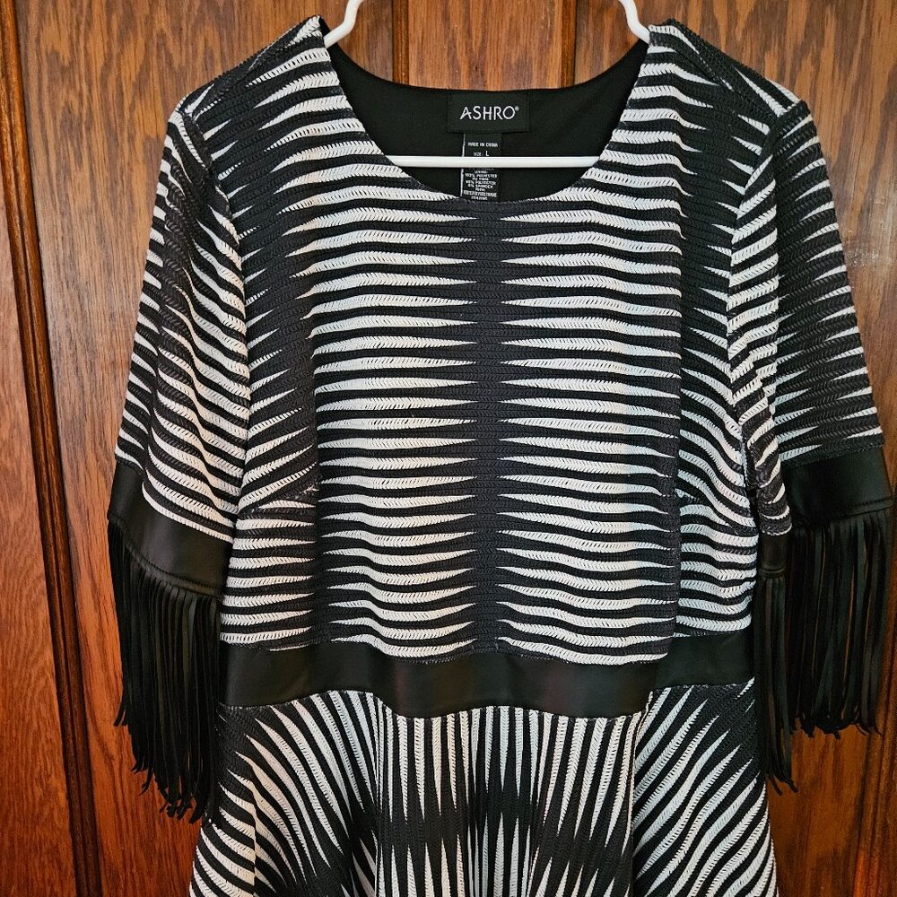 Fancy Fringe Knit Top Sz large